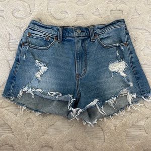 Abercrombie & Fitch Curve Love Mid Rise Mom Short, size 28